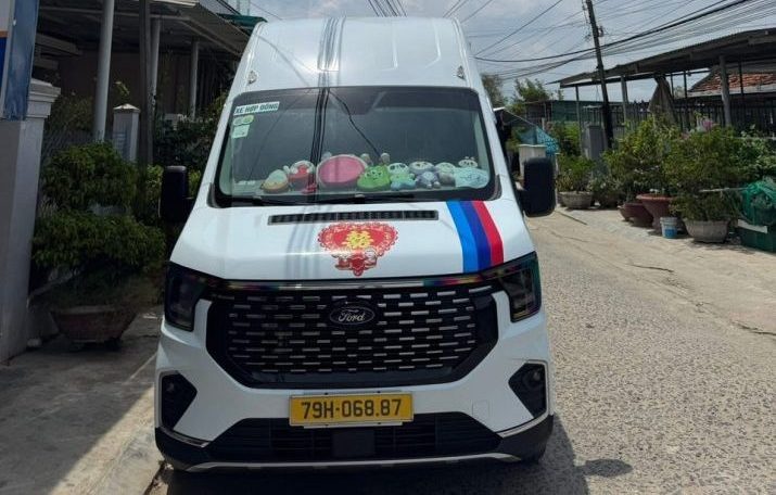 thuê xe 16 chỗ vạn ninh